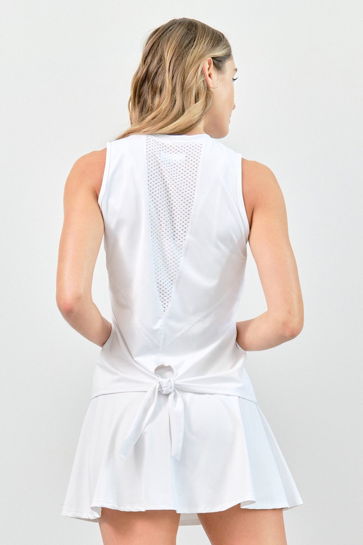 Lija Tie Back Tank  22S-1746T1