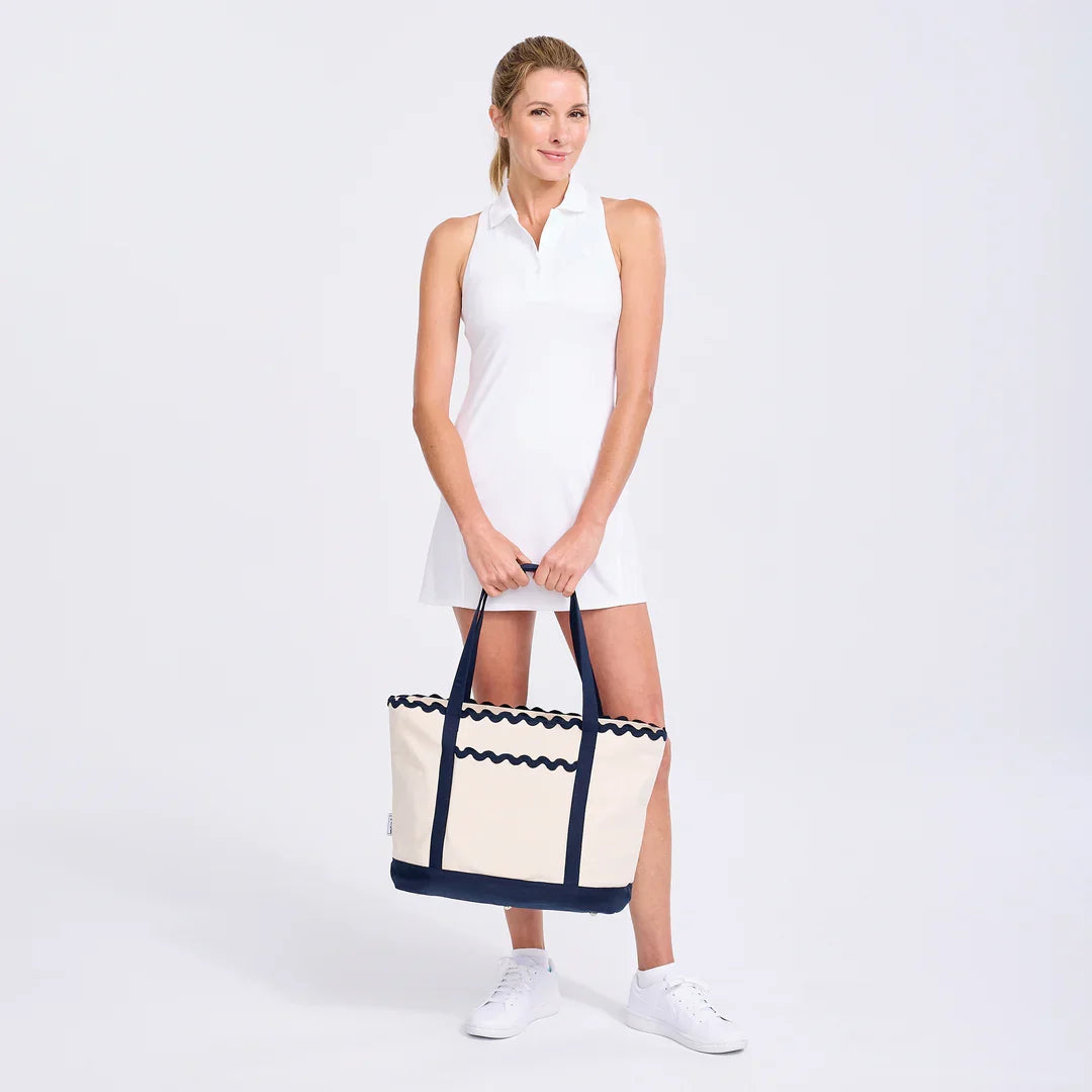 Ame & Lulu Court to Coast Tote